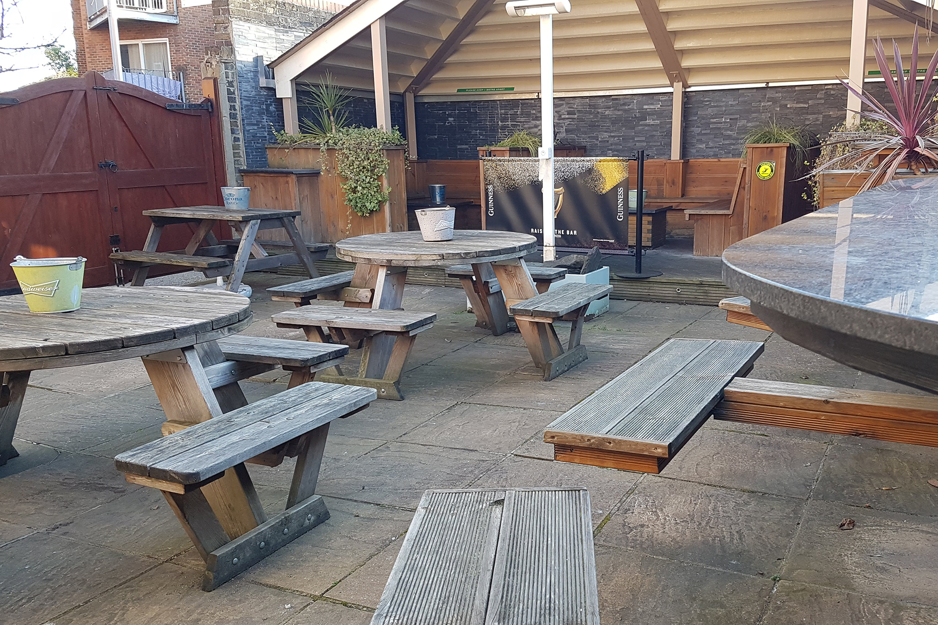 Picture of the rear view of the Bricklayers Arms